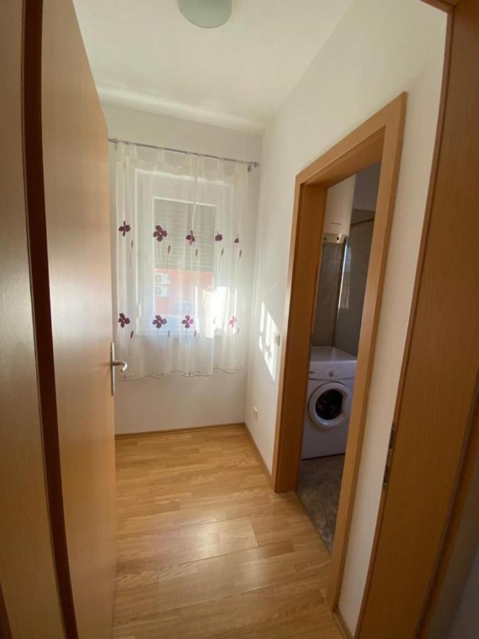 Apartments Ivana With The Pool Rovinjsko Selo Exterior foto