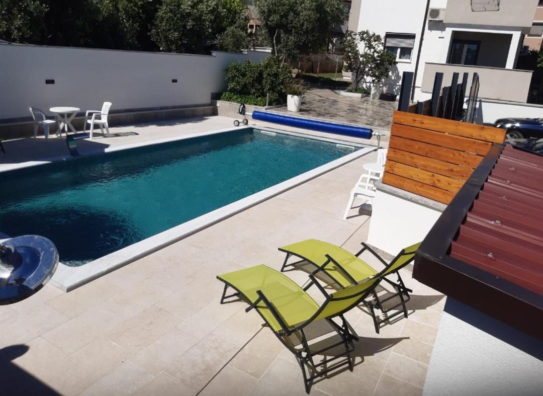 Apartments Ivana With The Pool Rovinjsko Selo Exterior foto