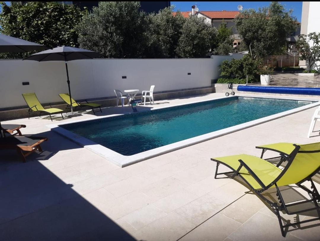 Apartments Ivana With The Pool Rovinjsko Selo Exterior foto