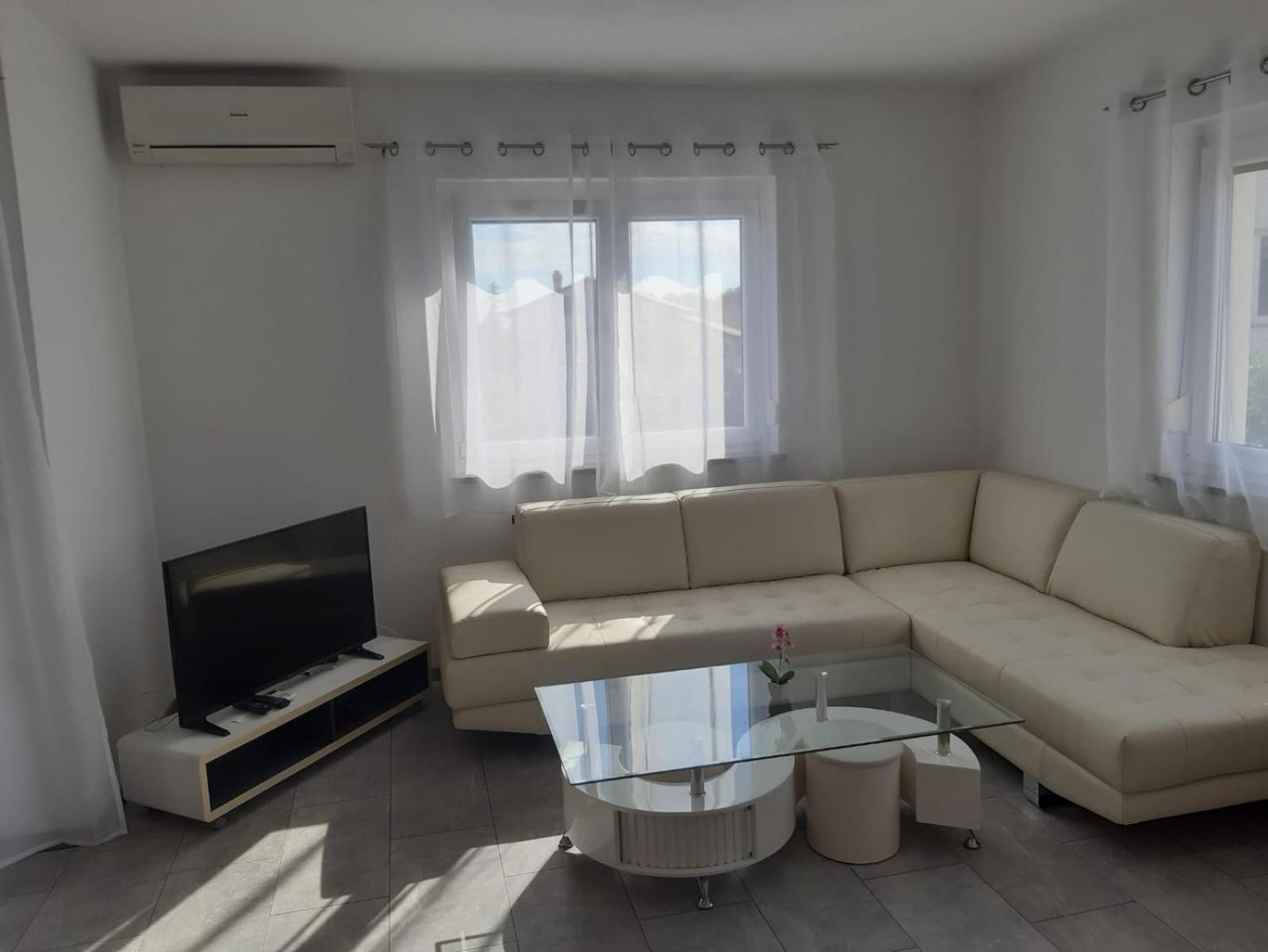 Apartments Ivana With The Pool Rovinjsko Selo Exterior foto